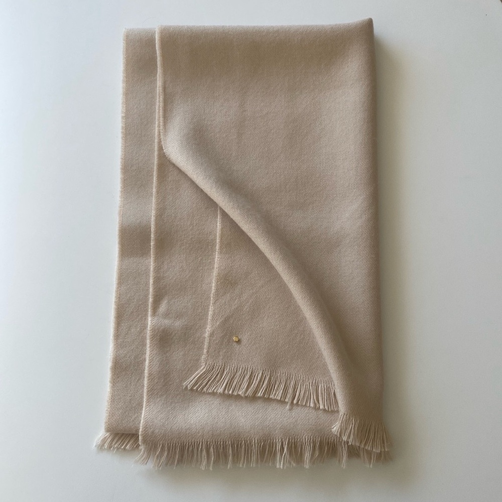 Cuyana new baby alpaca scarf. Beige. NWOT.